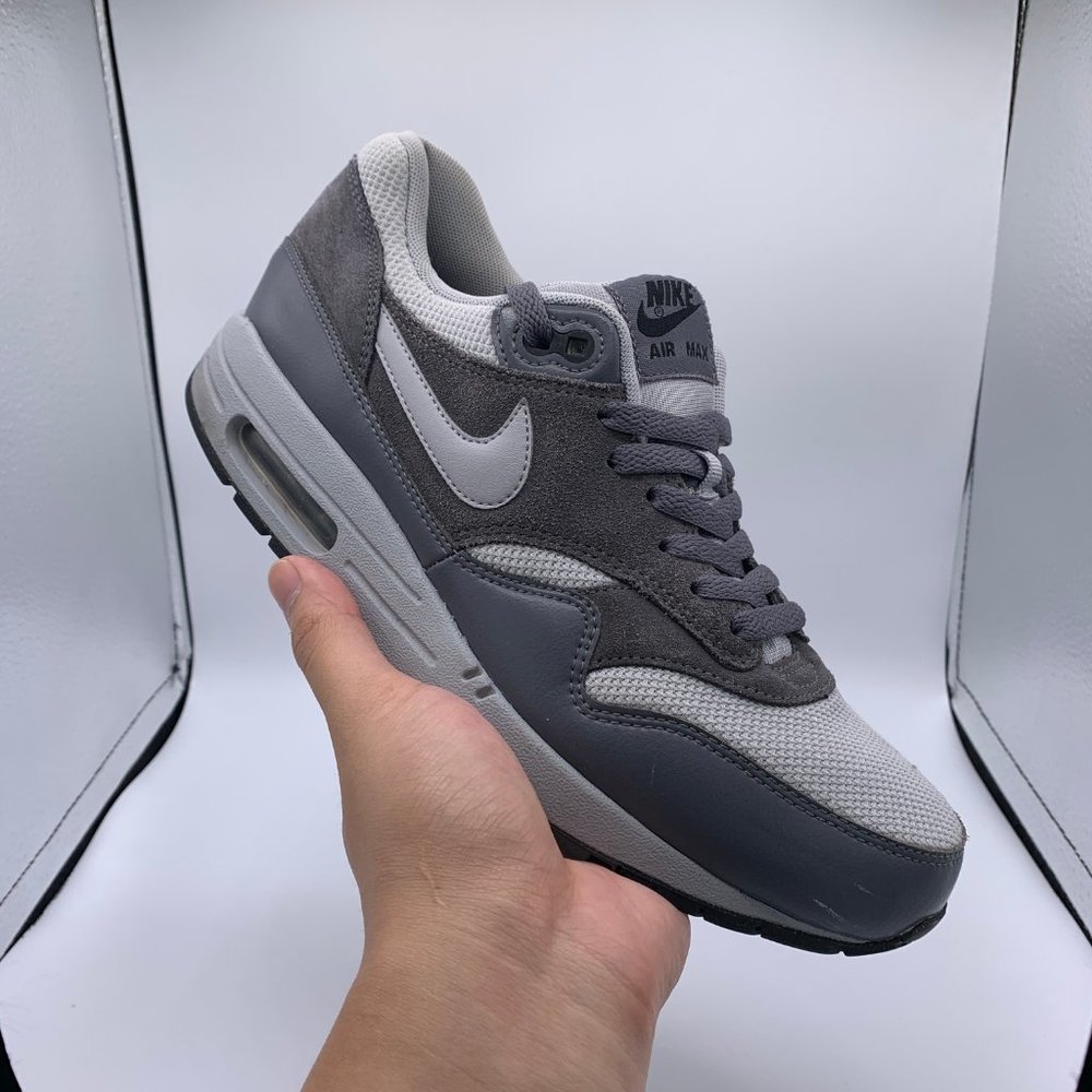 Mens Nike Air Max - Size 8.5